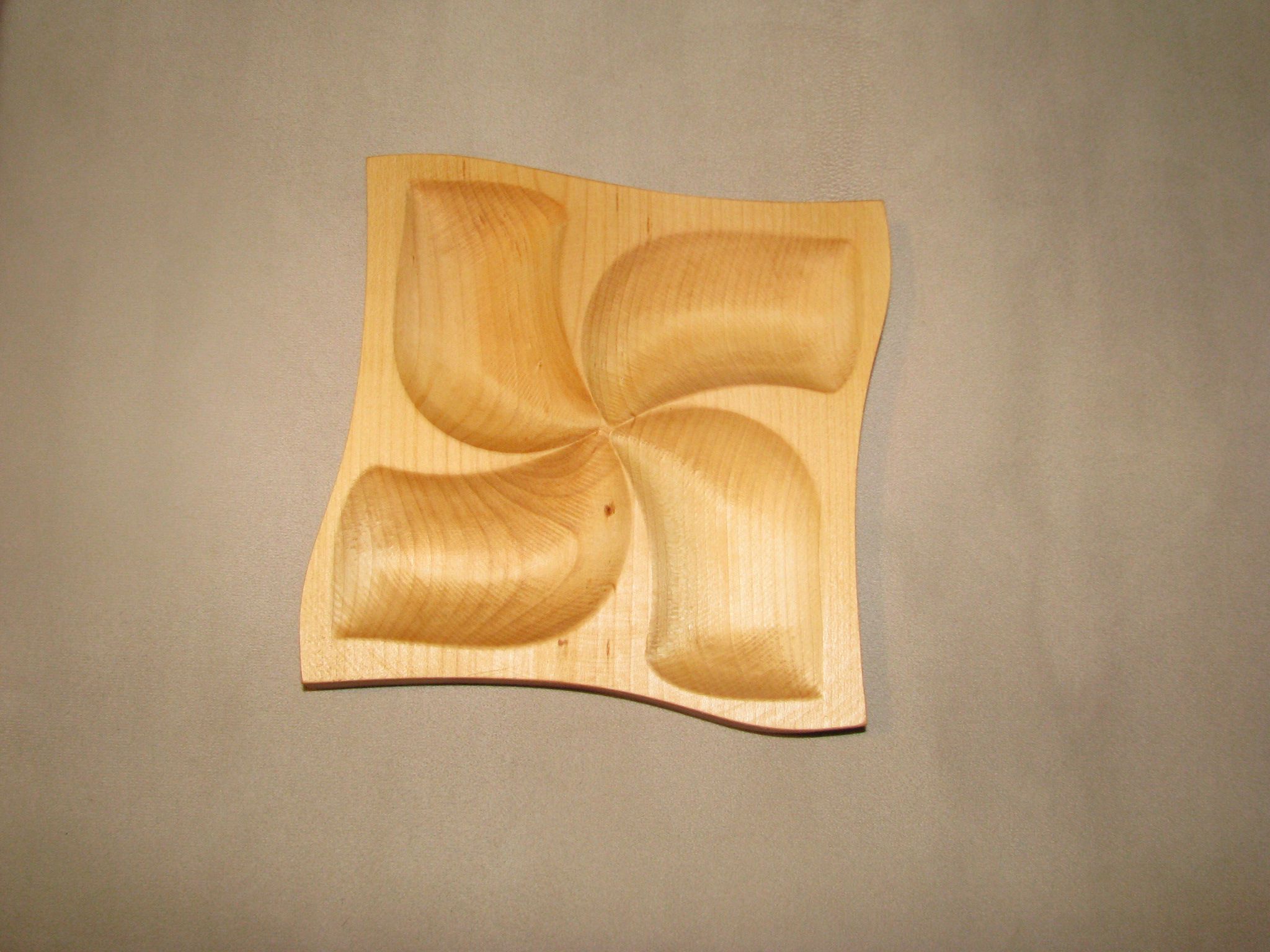 Drvena posuda valovi